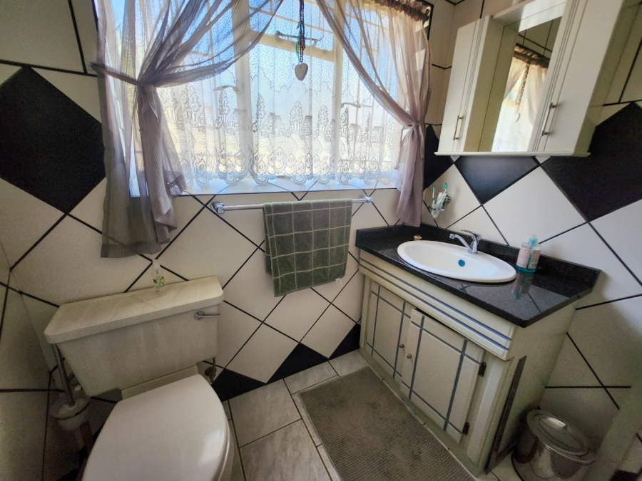 4 Bedroom Property for Sale in Wilkoppies North West
